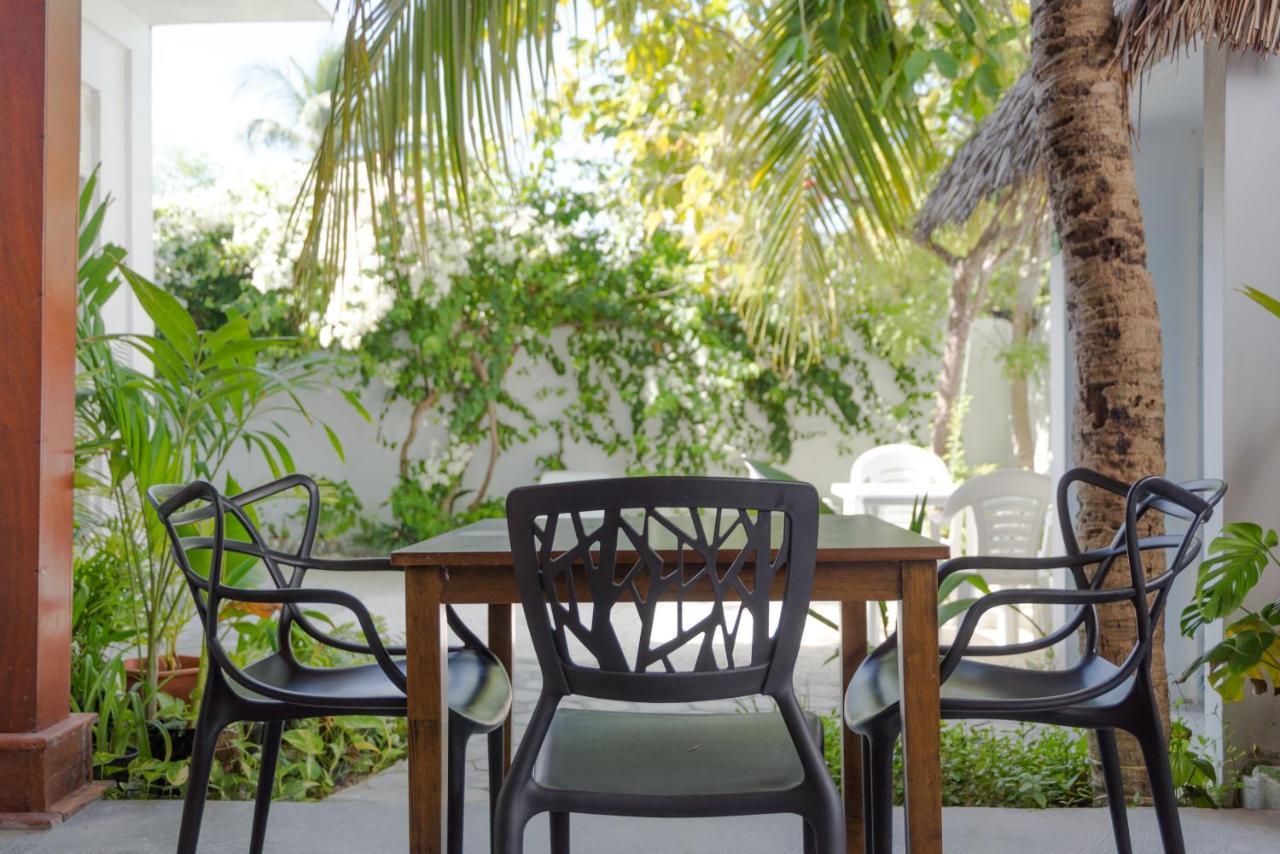 Palm Gate Maldives Hotel Thulusdhoo Exterior photo
